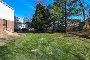 187 Green Ave, Freeport, NY 11520 - Photo 17