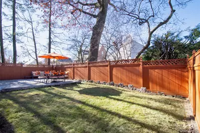 233 Kneeland Avenue, Yonkers, NY 10705 - Photo 11