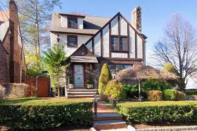 233 Kneeland Avenue, Yonkers, NY 10705 - Photo 1