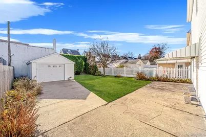 12 Hawthorne Street, Williston Park, NY 11596 - Photo 3