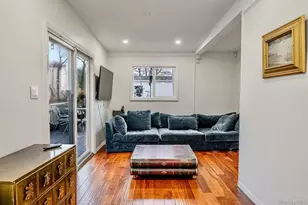 9 Park Pl, Great Neck, NY 11024 - Photo 13