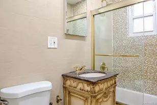 9 Park Pl, Great Neck, NY 11024 - Photo 19