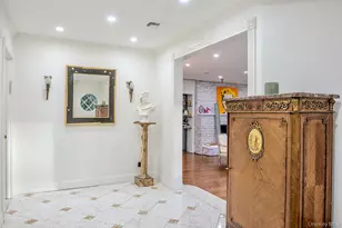 9 Park Pl, Great Neck, NY 11024 - Photo 5