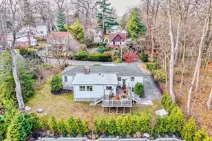 9 Park Pl, Great Neck, NY 11024 - Photo 3