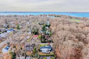 9 Park Pl, Great Neck, NY 11024 - Photo 37