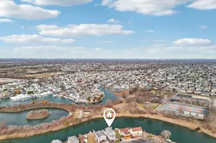 3717 Somerset Dr, Seaford, NY 11783 - Photo 37