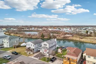 3717 Somerset Dr, Seaford, NY 11783 - Photo 35