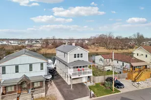 3717 Somerset Dr, Seaford, NY 11783 - Photo 3