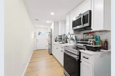 305 4th Avenue, Bay Shore, NY 11706 - Photo 11