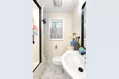 305 4th Avenue, Bay Shore, NY 11706 - Photo 15