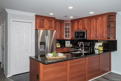 11 Overlook Drive #11, Farmingville, NY 11738 - Photo 3