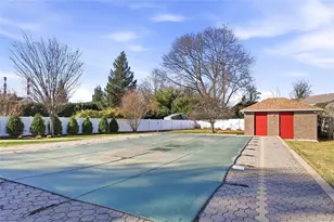 10 Hewitt Dr, Northport, NY 11768 - Photo 17