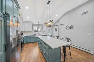 19 Honeysuckle Ln, Kings Park, NY 11754 - Photo 19