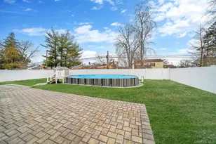 19 Honeysuckle Ln, Kings Park, NY 11754 - Photo 9