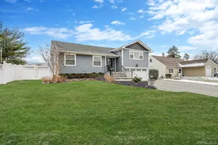 19 Honeysuckle Ln, Kings Park, NY 11754 - Photo 3