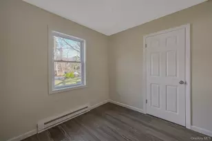 4 Park Ln, Middle Island, NY 11953 - Photo 23