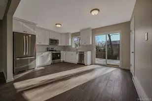 4 Park Ln, Middle Island, NY 11953 - Photo 11