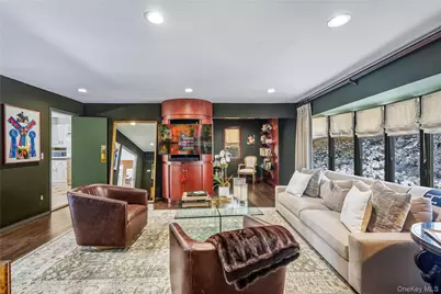 301 Oakley Court, Mill Neck, NY 11765 - Photo 15