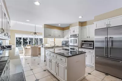 301 Oakley Court, Mill Neck, NY 11765 - Photo 17