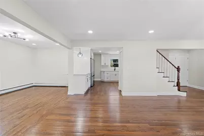 22 Guilette Place, Amityville, NY 11701 - Photo 3