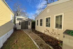 658 Sound Ave, Calverton, NY 11933 - Photo 19