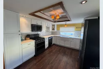 658 Sound Avenue #F6, Calverton, NY 11933 - Photo 5