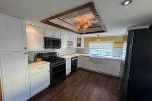 658 Sound Ave, Calverton, NY 11933 - Photo 5