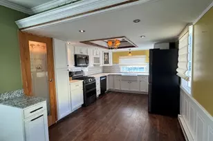 658 Sound Ave, Calverton, NY 11933 - Photo 11