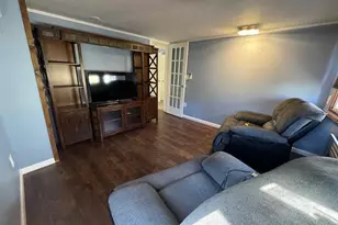 658 Sound Ave, Calverton, NY 11933 - Photo 15