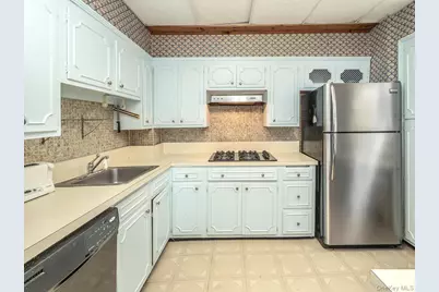 61 The Boulevard, Sea Cliff, NY 11579 - Photo 17