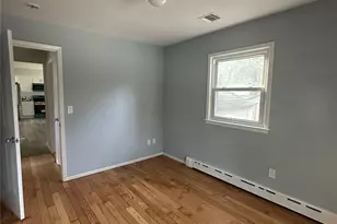 16 Blythe Rd, Ronkonkoma, NY 11779 - Photo 5