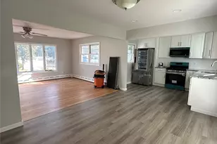 16 Blythe Rd, Ronkonkoma, NY 11779 - Photo 3