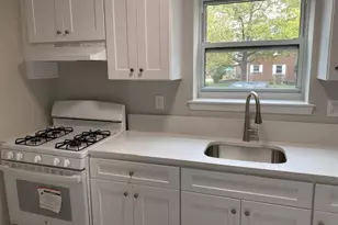 260-18 75th Ave, Glen Oaks, NY 11004 - Photo 5