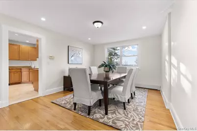 68 Carlton Avenue, Port Washington, NY 11050 - Photo 11