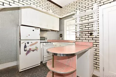222 Avenue V, Brooklyn, NY 11223 - Photo 11