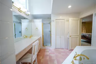 54 Farmington Ln, Melville, NY 11747 - Photo 19