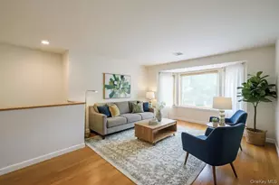 54 Farmington Ln, Melville, NY 11747 - Photo 5