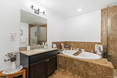 17 Woodrose Court, Middletown, NY 10940 - Photo 19