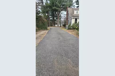 37 E Rogues Path, Huntington Station, NY 11746 - Photo 17