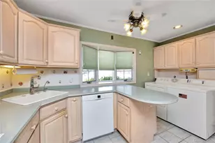 69 Cottonwood Ln, Westbury, NY 11590 - Photo 13