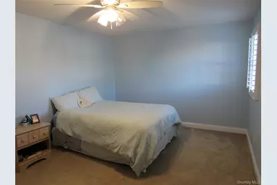 50 Strawberry Commons, Riverhead, NY 11901 - Photo 19