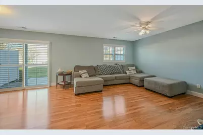 50 Strawberry Commons, Riverhead, NY 11901 - Photo 5