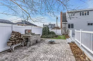 639 N Chicot Ave, West Islip, NY 11795 - Photo 27