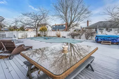 639 N Chicot Avenue, West Islip, NY 11795 - Photo 25