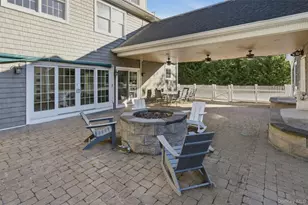 33A Newtown Rd, Hampton Bays, NY 11946 - Photo 9