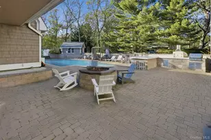 33A Newtown Rd, Hampton Bays, NY 11946 - Photo 7