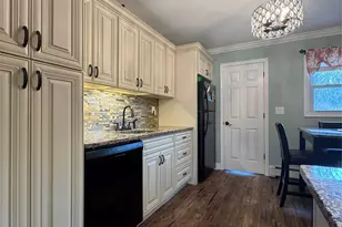 160 Lincoln Blvd, Hauppauge, NY 11788 - Photo 3