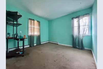 160 Lincoln Boulevard, Hauppauge, NY 11788 - Photo 9