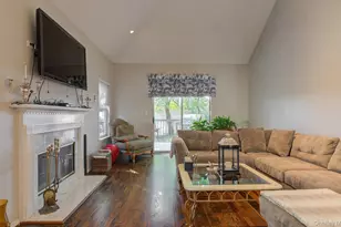 130 Cinnamon Ct, Melville, NY 11747 - Photo 5