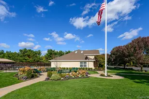 130 Cinnamon Ct, Melville, NY 11747 - Photo 17